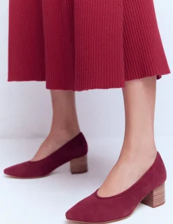 Chaussures à talons carrés fermées à l'arrière