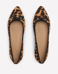 Chaussures plates à bout pointu et semelles souples