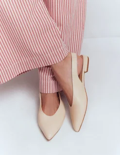 Chaussures plates couvrantes à bout pointu