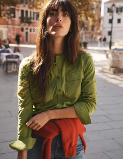 Chemise avec poche surpiquée