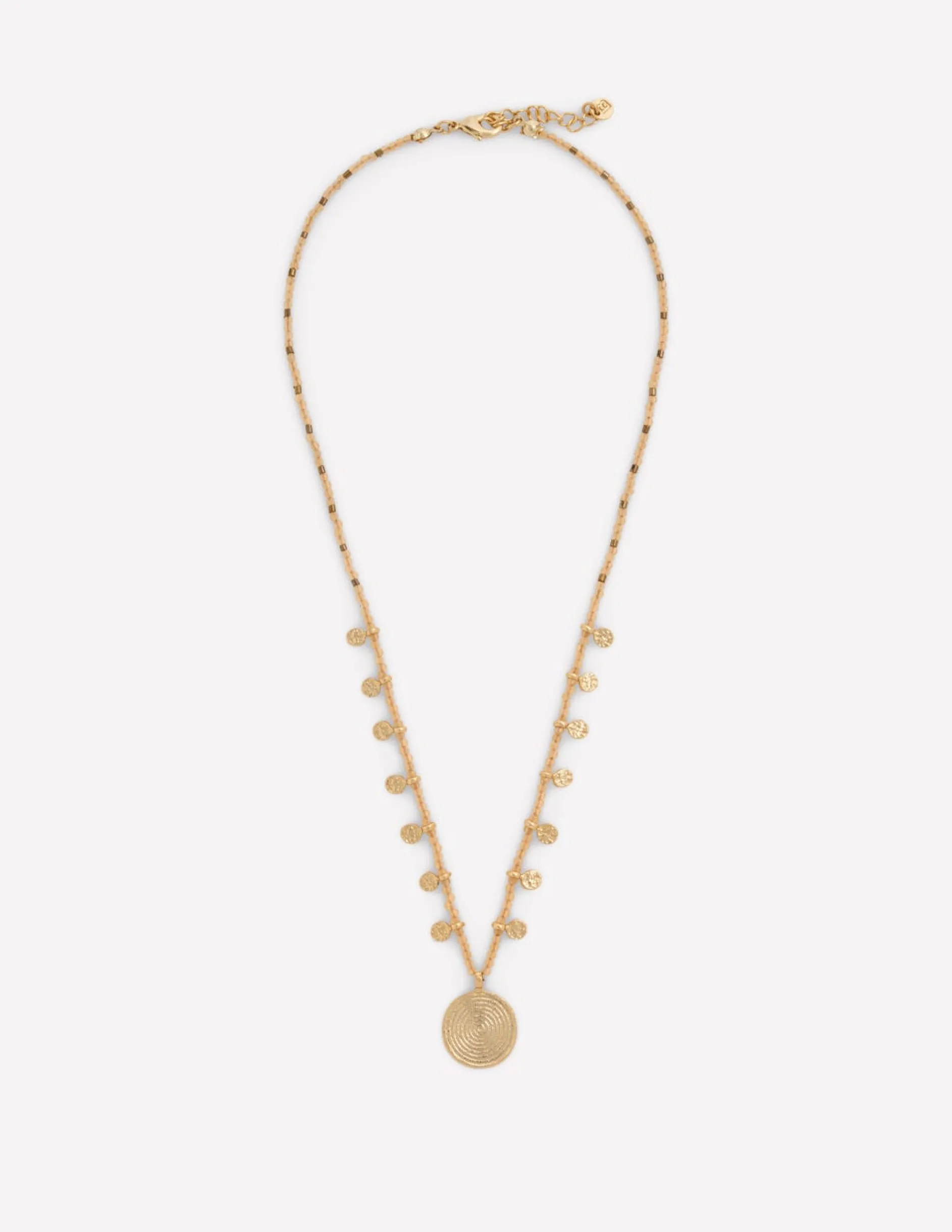 Collier court à rangées de perles