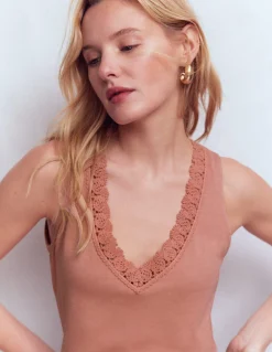 Débardeur Flora ultra-doux à détails en dentelle