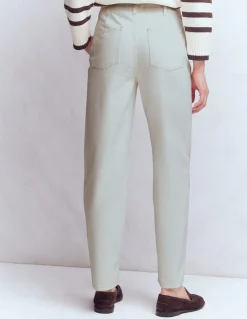 Jean droit à boutons apparents