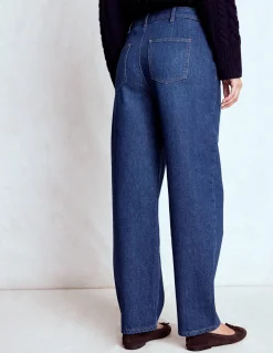 Jean droit à boutons apparents