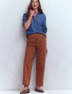 Jean droit à boutons apparents