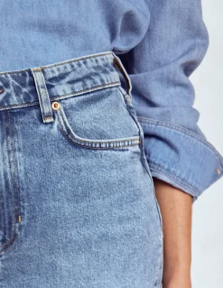 Jean droit taille à mi-haute