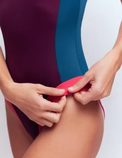 Maillot de bain sportif avec passepoil