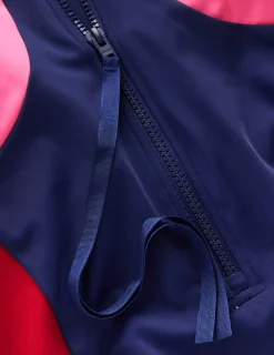 Maillot de bain sportif avec passepoil