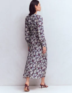 Robe à manches blousantes et col V