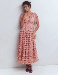 Robe col V volantée en tulle