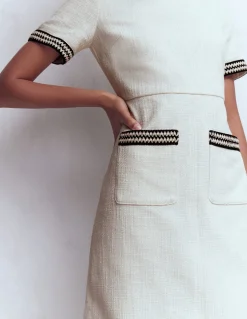 Robe courte trapèze à détails