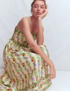 Robe de cérémonie à col carré