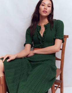 Robe en maille volantée à col tunisien