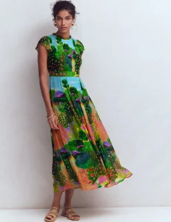 Robe longue plissée et volantée