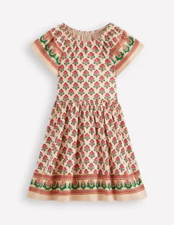 Robe tournoyante à manches virevoltantes