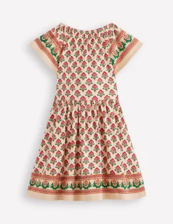 Robe tournoyante à manches virevoltantes