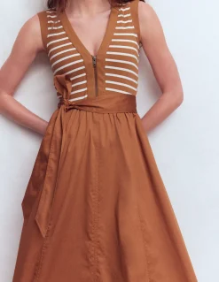 Robe zippée sur le devant en mélange de techniques
