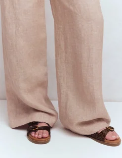 Sandales à semelle ergonomique et trois brides