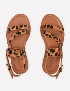 Sandales asymétriques