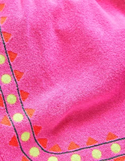 Short brodé en éponge