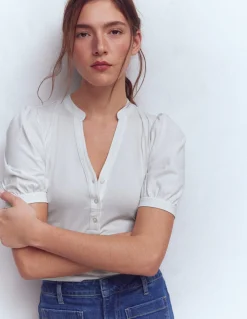 Top à manches courtes et col tunisien ouvert