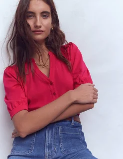 Top à manches courtes et col tunisien ouvert