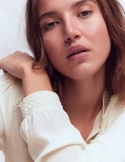 Top Rhéa en soie à détails