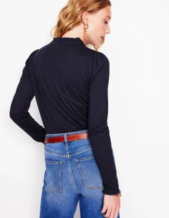 Top ultra-doux à col tunisien et volants