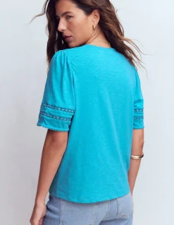 T-shirt Poppy col V à détails