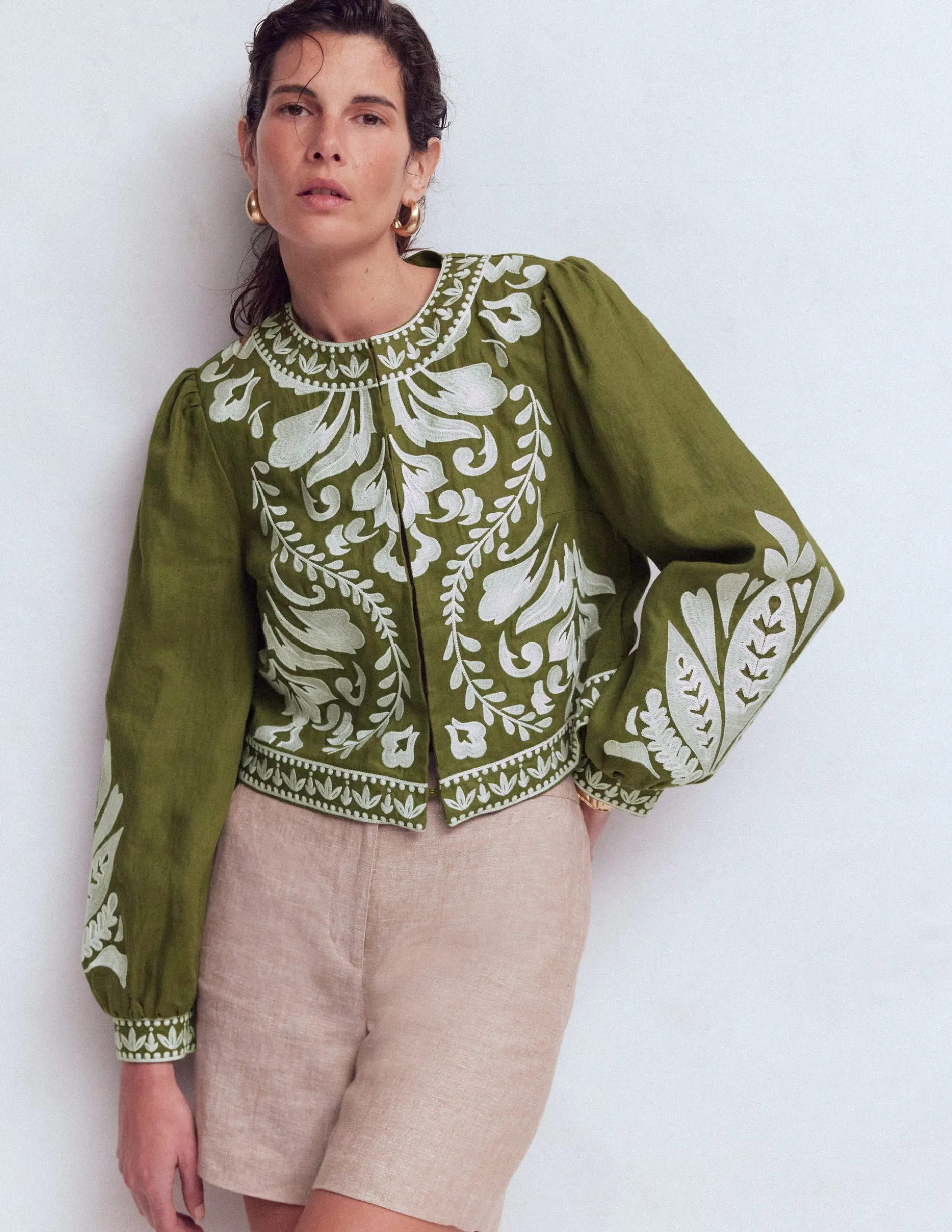 Veste brodée en lin